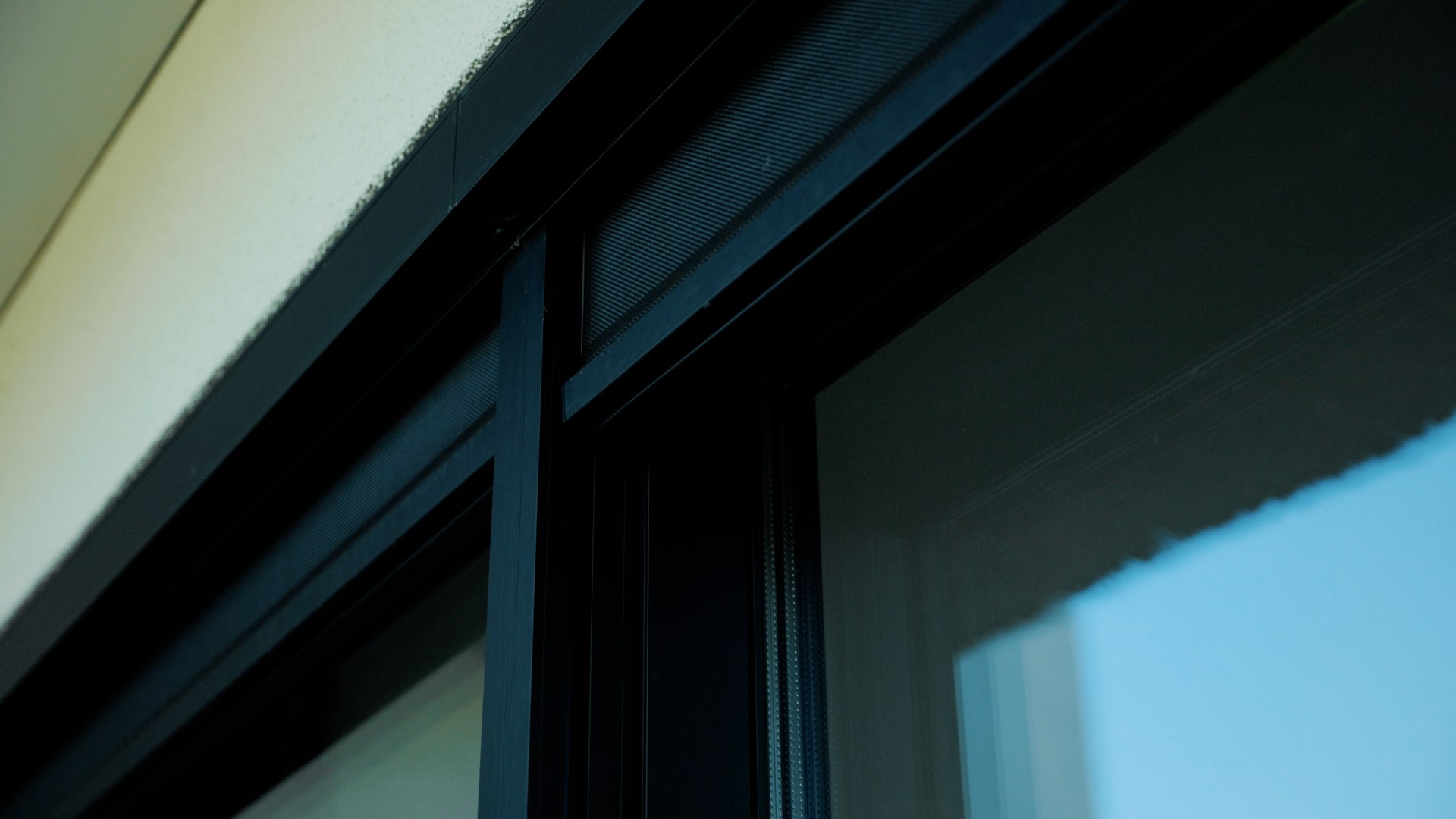 Detail van aluminium zetwerk / waterslag