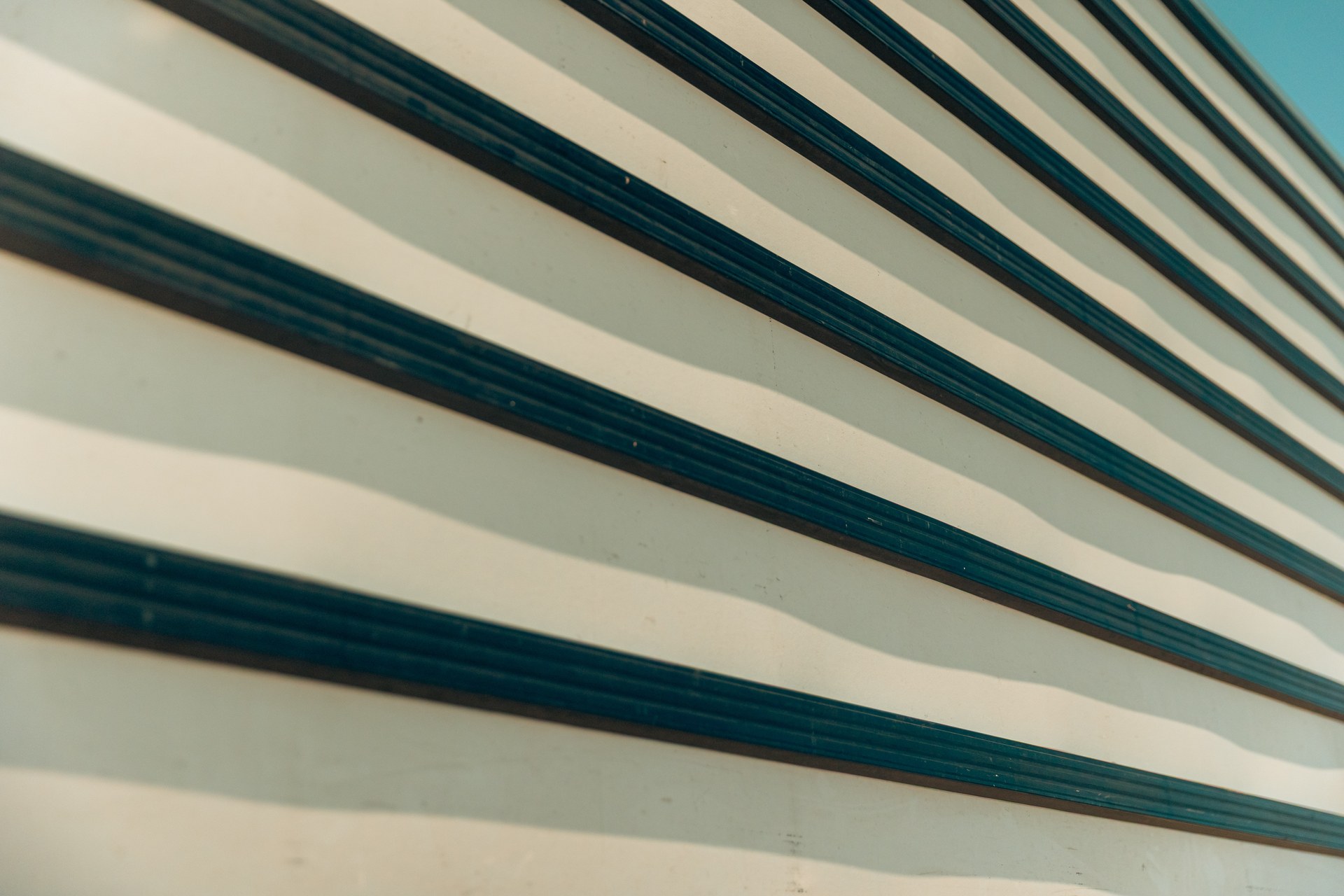 Detail van aluminium profielen voor een vliesgevel